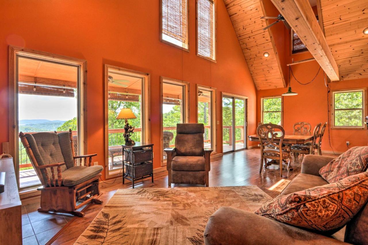 Spacious Log Cabin With Fire Pit And Game Room! Eureka Springs Zewnętrze zdjęcie