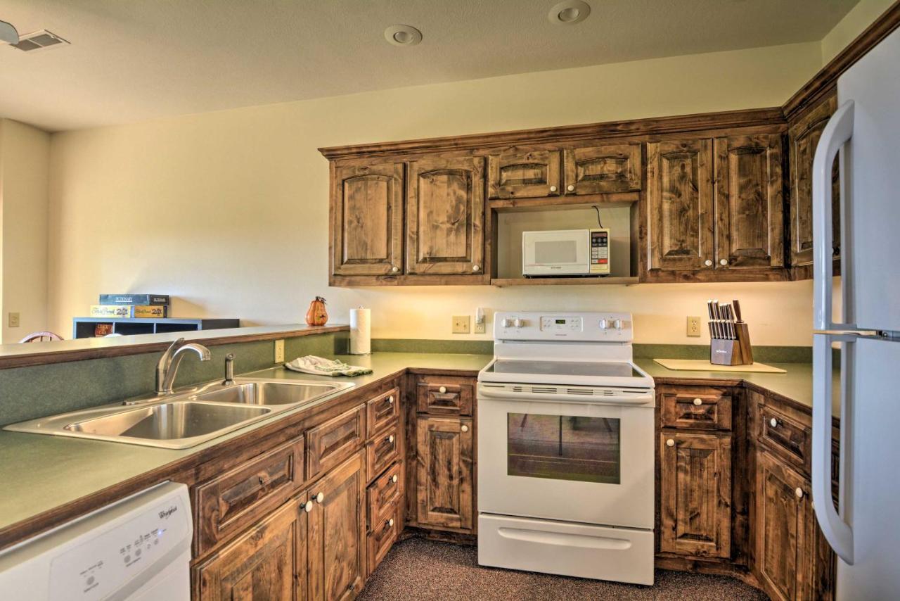Spacious Log Cabin With Fire Pit And Game Room! Eureka Springs Zewnętrze zdjęcie