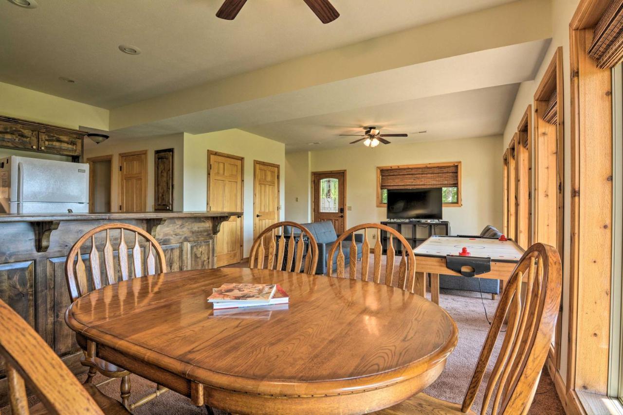 Spacious Log Cabin With Fire Pit And Game Room! Eureka Springs Zewnętrze zdjęcie