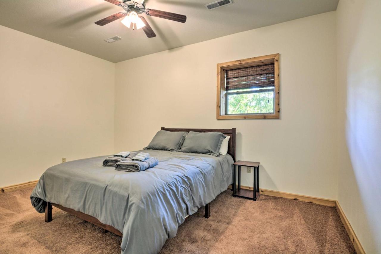 Spacious Log Cabin With Fire Pit And Game Room! Eureka Springs Zewnętrze zdjęcie