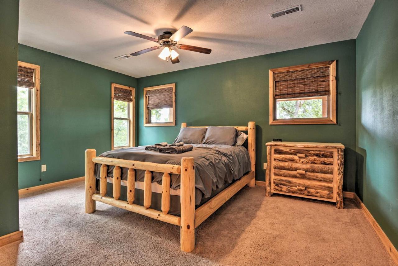 Spacious Log Cabin With Fire Pit And Game Room! Eureka Springs Zewnętrze zdjęcie