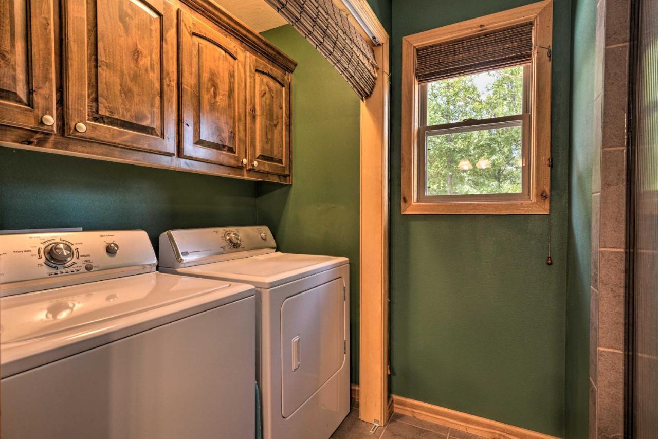 Spacious Log Cabin With Fire Pit And Game Room! Eureka Springs Zewnętrze zdjęcie